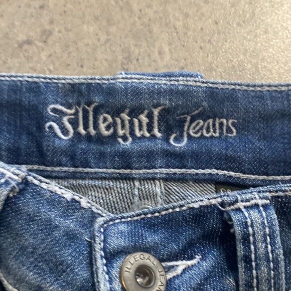 Jean shorts - Picture 7 of 8